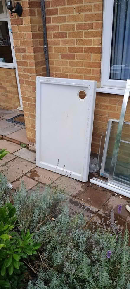 Photo of free Shower screen and tray (CB21) #1