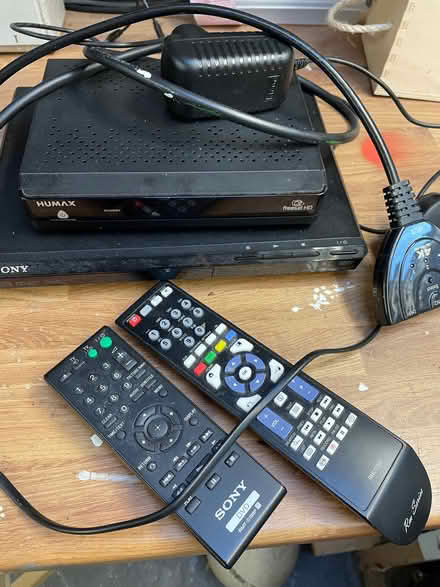 Photo of free DVD player and Freesat Box (Kidlington) (Garden City OX5) #1