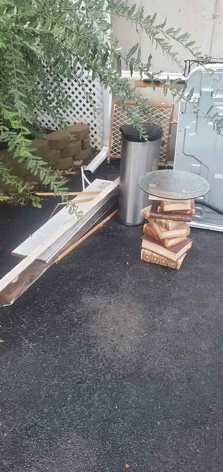 Photo of free Various items (146 Grahamtown Rd Middletown) #3