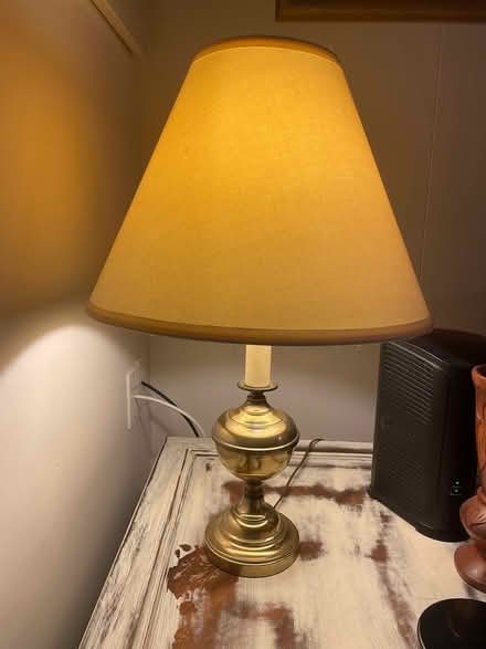 Photo of free Furniture, lamp, quilt rack (Niceville) #3