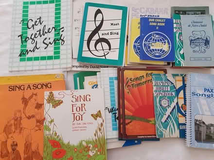 Photo of free Brownie and Girl Guide Song Books (Arnold NG5) #1