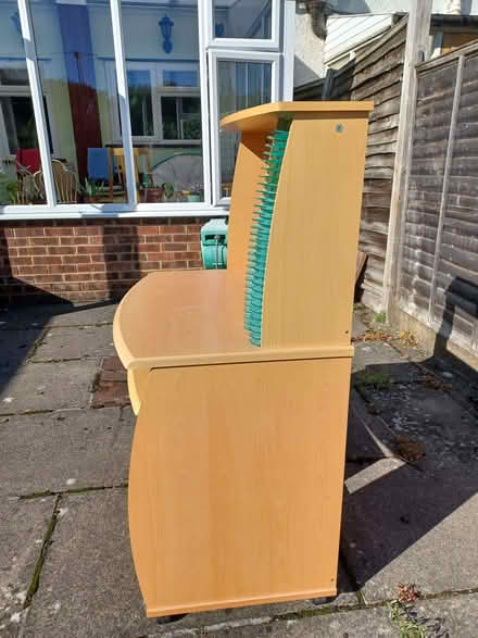 Photo of free computer station (Hale Estate NW7) #4
