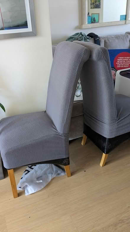 Photo of free Extendable Dining table 8 chairs (Sundon Park) #3