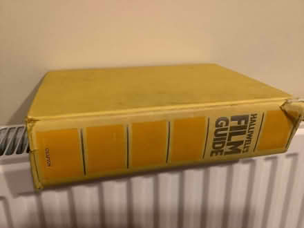 Photo of free Halliwells Film Guide 1987 (East Law DH8) #1