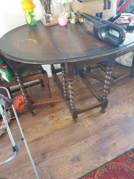 Photo of free Table (Potters bar herts EN6) #3