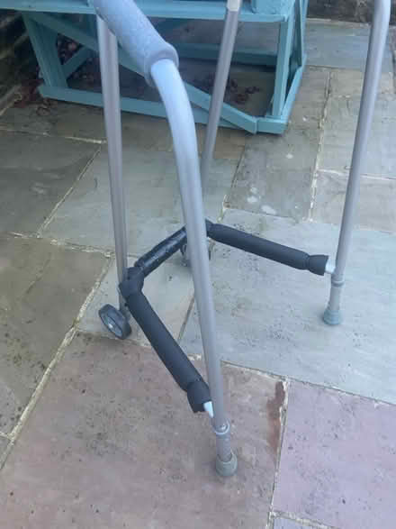 Photo of free walking frame / Zimmer frame (Wilsden BD15) #1
