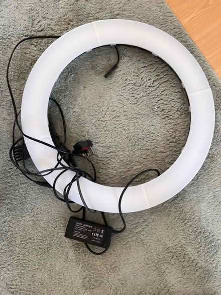 Photo of free Ring light fully working (TW1) #1