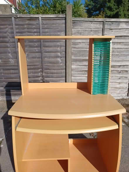 Photo of free computer station (Hale Estate NW7) #1