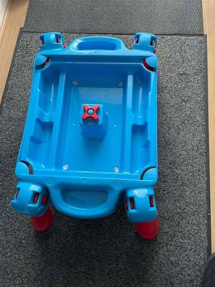 Photo of free Play table (Lee Chapel SS16) #2