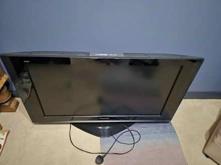 Photo of free Tv (CB23) #1