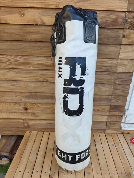 Photo of free 🥊 Punching Bag of Glory (Arlesey - SG15) #1