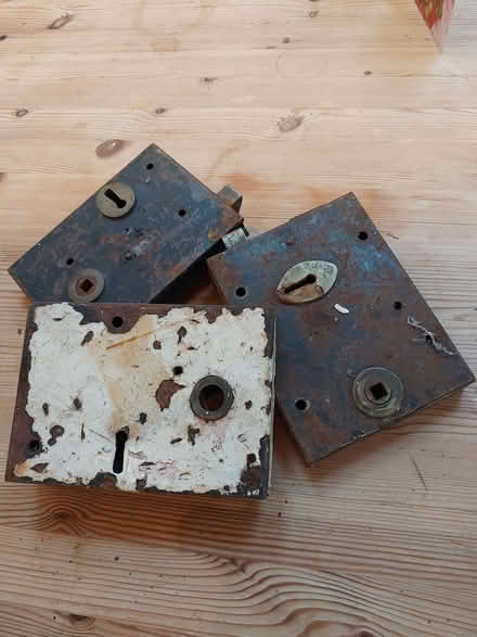 Photo of free 3 x vintage door catch things ! (Osney OX2) #1