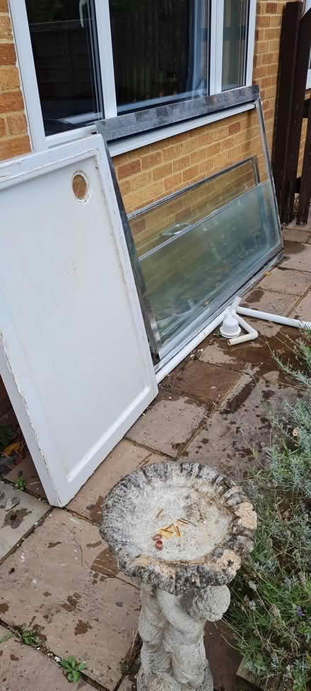 Photo of free Shower screen and tray (CB21) #3