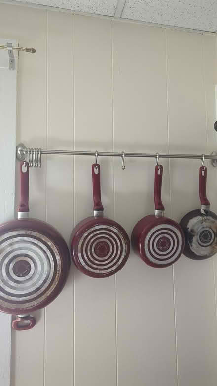 Photo of Bar for hanging pans (Union Square) #1