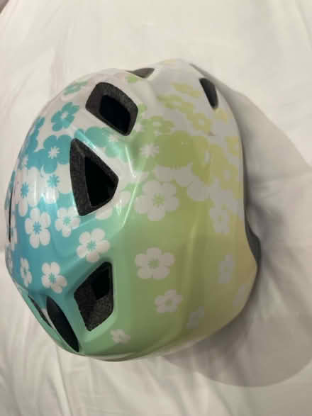 Photo of free Met kids bike helmet (Heaton Chapel SK4) #2