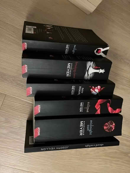 Photo of free Complete set Twilight books (Shippon OX14) #1