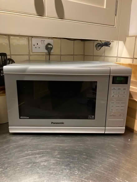 Photo of free Microwave - working but cooks unevenly, for spares or repair (Silverdale LA5) #1