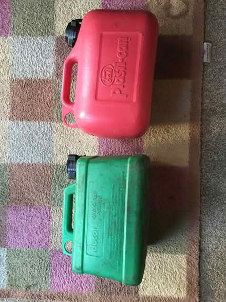 Photo of free Fuel cans 5lt x 2 (Drayton OX14) #1