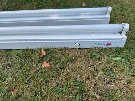 Photo of free 2 x 6’ fluorescent lights (CO14) #2