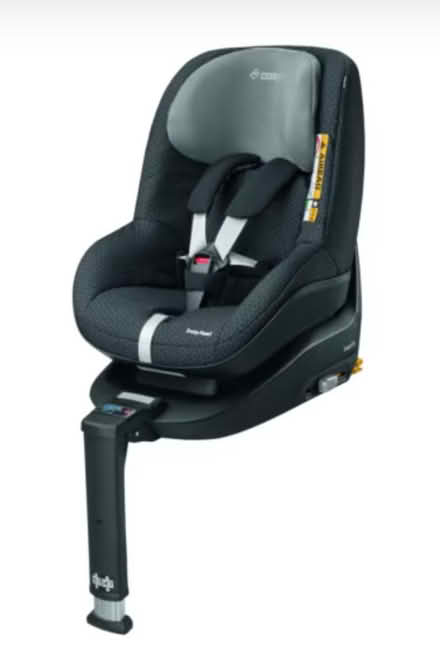 Photo of free Maxi-Cosi 2 Way Pearl Nomad Black Isofix Baby Car Seat (Winchmore Hill N21) #4