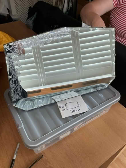 Photo of free Glass mirror (AL1) #1