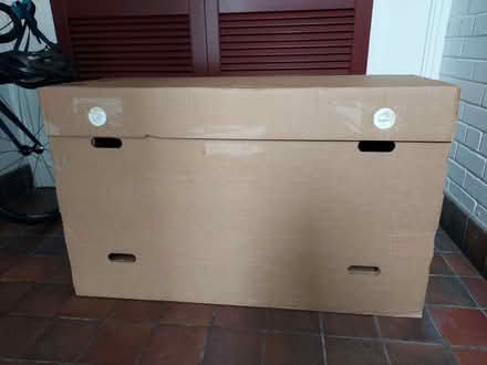 Photo of free TV Monitor Transportation/Postage Box (Morley Green SK9) #1