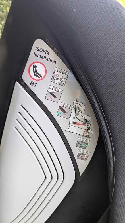 Photo of free Car seat (Br6) #3