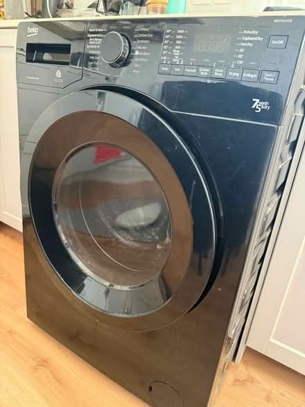 Photo of free Washer dryer in need of repair READ (Islington N1 (essex road)) #1