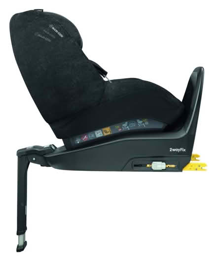 Photo of free Maxi-Cosi 2 Way Pearl Nomad Black Isofix Baby Car Seat (Winchmore Hill N21) #3
