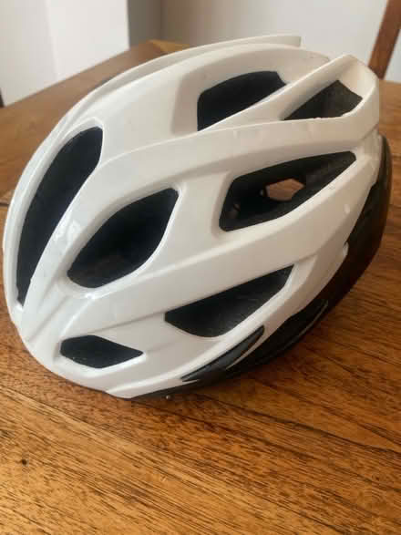 Photo of free White bike helmet (Thames Ditton / Kingston) #1