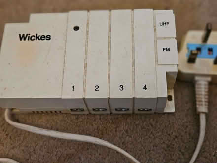 Photo of free 4 way TV Aeriel Amp (Highway SL6) #1