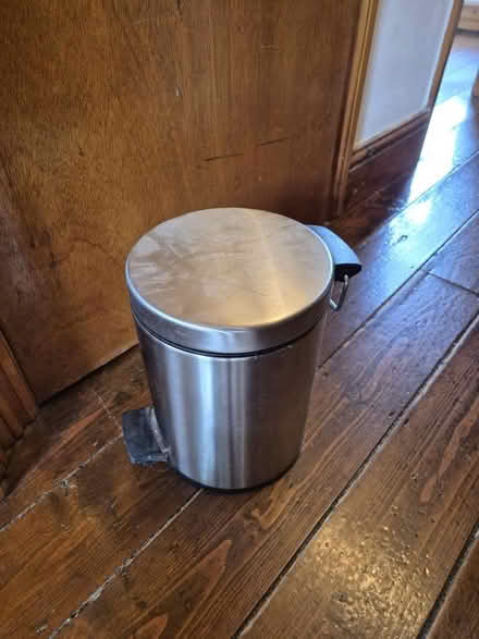 Photo of free Small bin (Camden NW1) #1