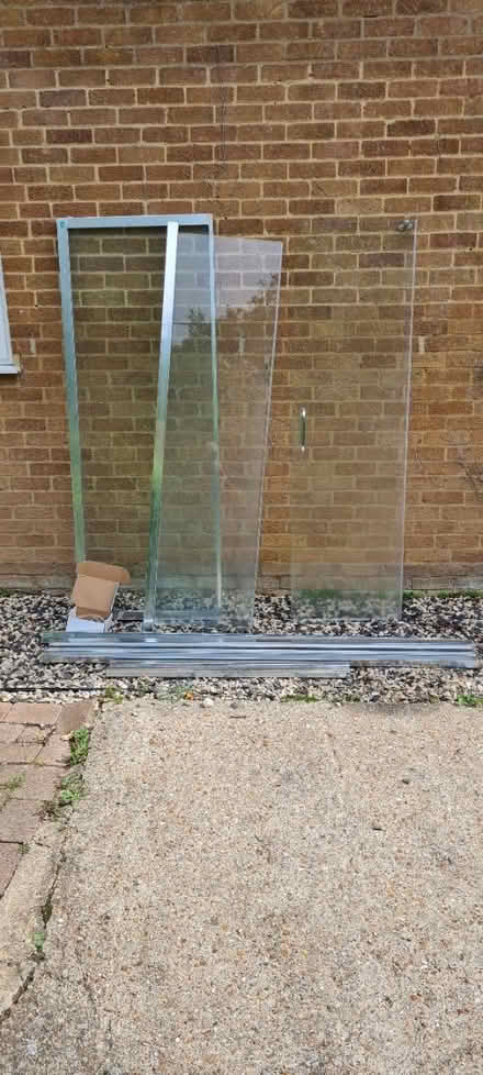 Photo of free Shower screen (CB21) #2