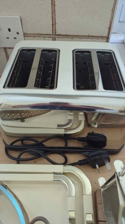 Photo of free Kitchen appliances (W8 (Kensington)) #1