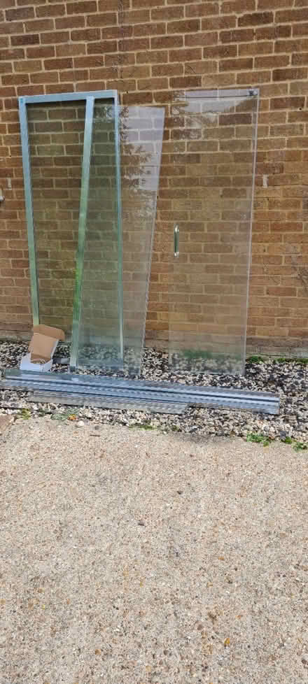 Photo of free Shower screen (CB21) #1