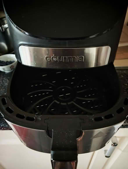 Photo of free Air fryer (Sheffield S13 9HB) #3
