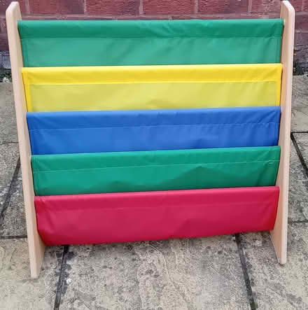 Photo of free Kids book/comic display stand (Woosehill RG41) #1