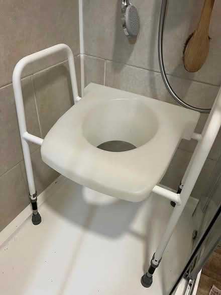 Photo of free Shower/toilet seat (Coventry CV4) #2