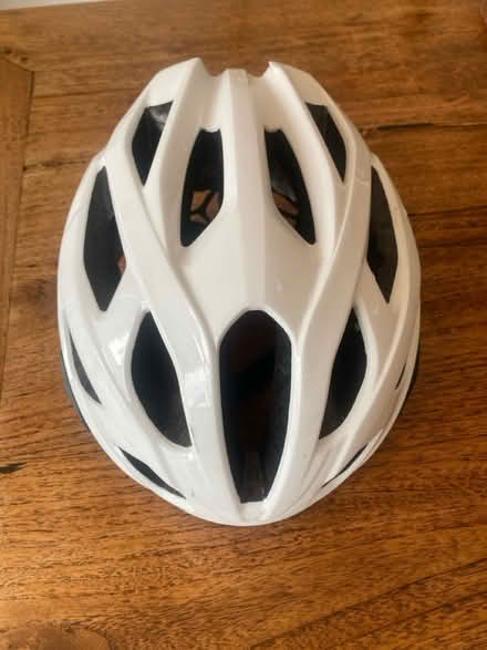 Photo of free White bike helmet (Thames Ditton / Kingston) #2