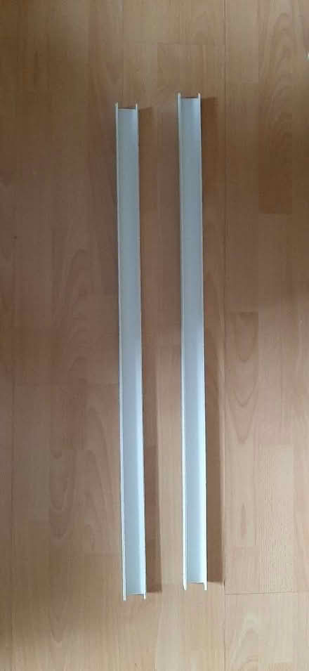 Photo of free white plastic cable cord concealer x2 (Loanhead EH20) #1