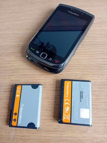 Photo of free Blackberry Mobile phone (Sheddingdean RH15) #1