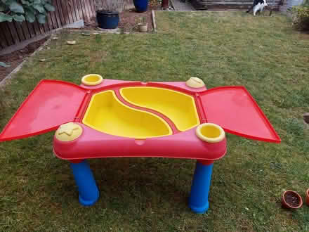 Photo of free Sand and water tray (Hereford, Belmont) #2