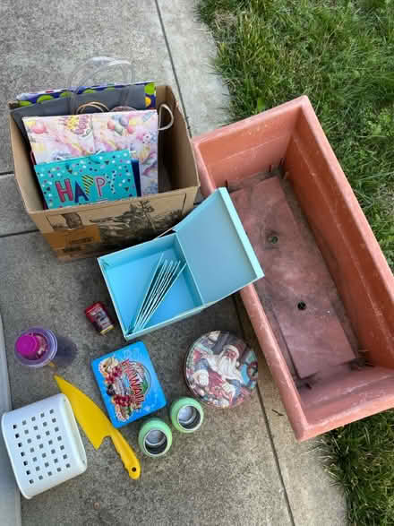 Photo of free Assorted items and books (Sunny arts area) #1