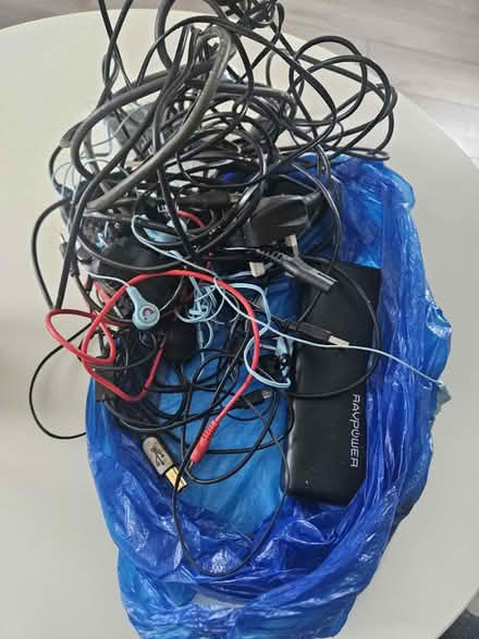 Photo of free (Working) Cables & Power Bank (CR5) #1