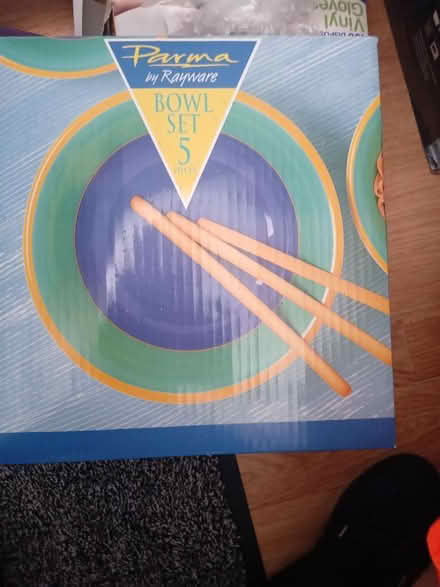 Photo of free Bowls and chopsticks (Southend SS2) #1