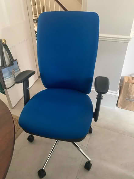 Photo of free Blue office chair… swivel (Central Tunbridge wells TN1) #1
