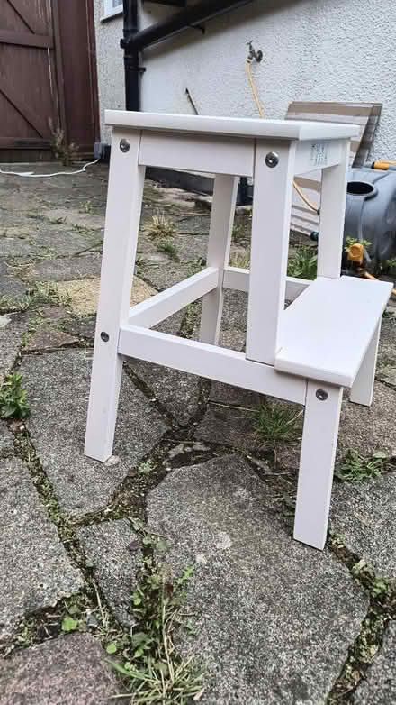 Photo of free Wooden steps (Stoneleigh KT17) #3