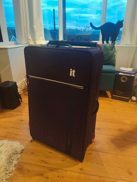 Photo of free IT Suitcase (Riddlesden BD20) #2