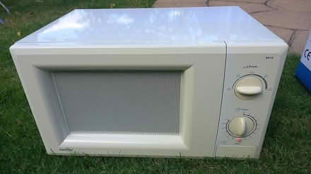 Photo of free Microwave, 18L, 750W (Central Letchworth) #2