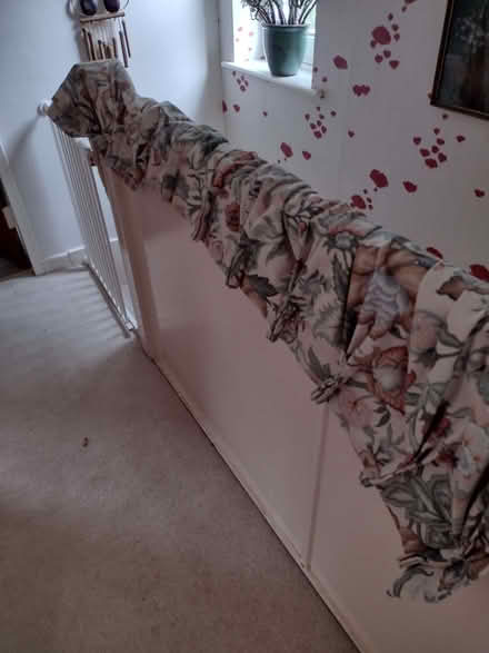 Photo of free Curtains, pair of classic curtains (Hastings TN34) #3